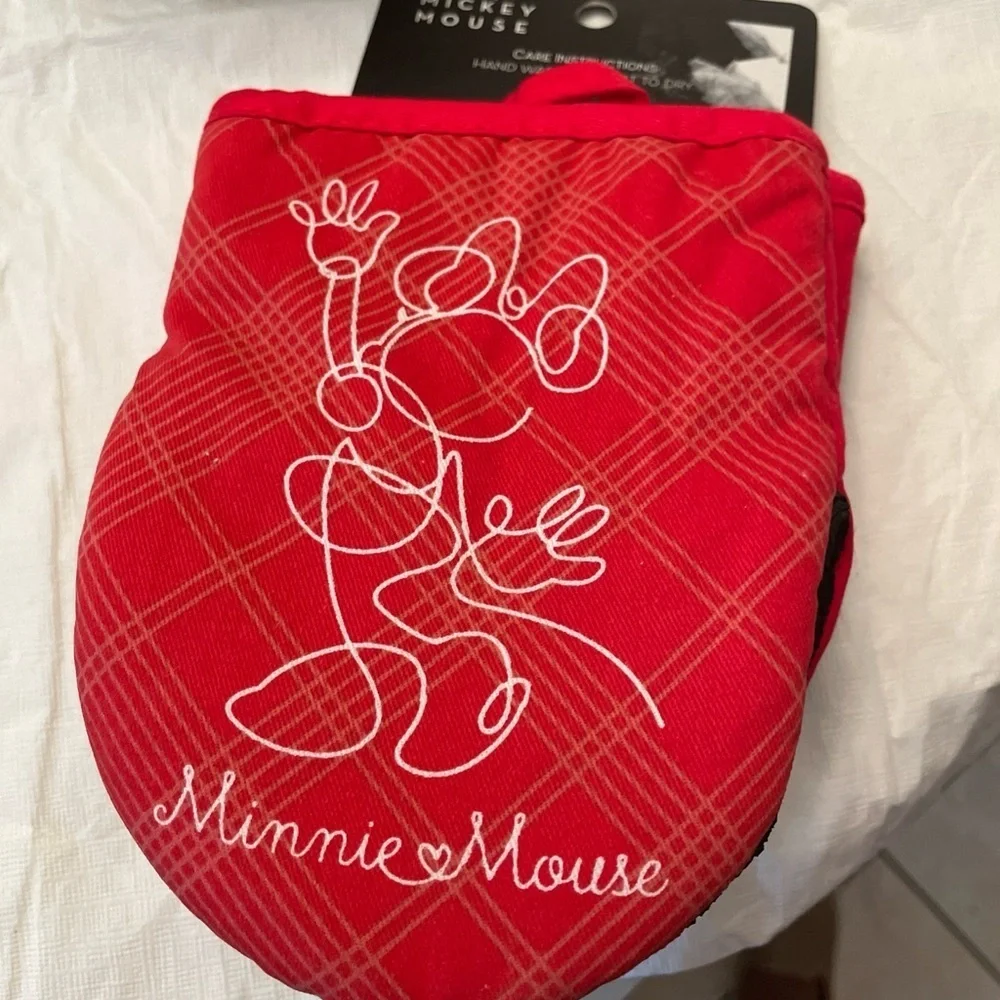 Disney Minnie Mouse 2 Mini mitt NWT brand new kitchen oven mitt